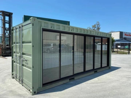 Bureau conteneur 20 pieds modifié avec porte vitrée & climatisation