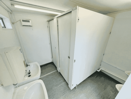 Container Sanitaire Antivandalisme 13 x 9 Pieds avec 3 Toilettes