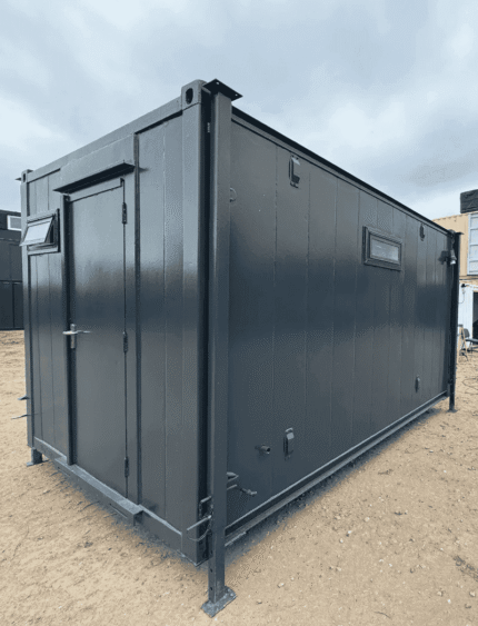 Container Sanitaire Antivandalisme 13 x 9 Pieds avec 3 Toilettes