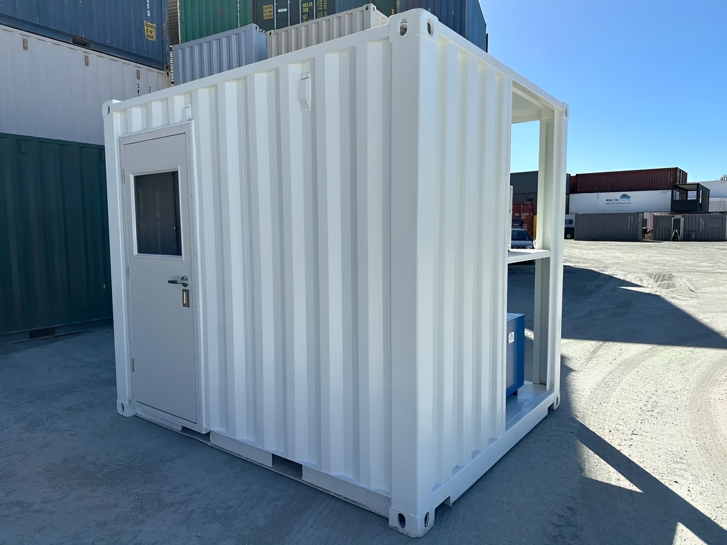 Container 10 Pieds Blanc Modifié avec Climatisation Container 10 Pieds Blanc Modifié avec Climatisation