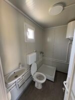 Conteneur Aménagé 18 m² Isolé et Vitré avec Salle de Bain