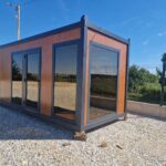 Conteneur Aménagé 18 m² Isolé et Vitré avec Salle de Bain