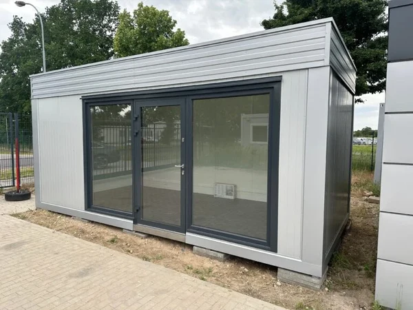 Conteneur de bureau modulaire 17,4 m²