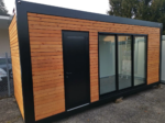 Module Bureau Aménagé 15 m² avec Sanitaires et Bardage Bois