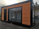 Module Bureau Aménagé 15 m² avec Sanitaires et Bardage Bois